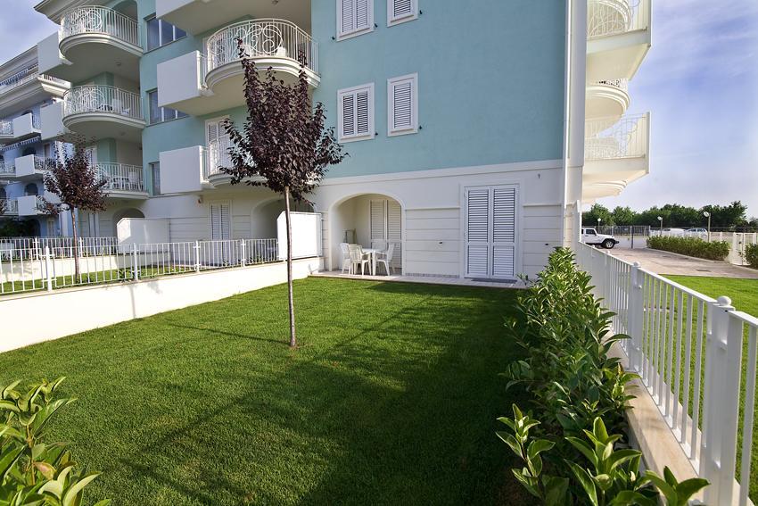 Residence Blumare Martinsicuro Exteriör bild